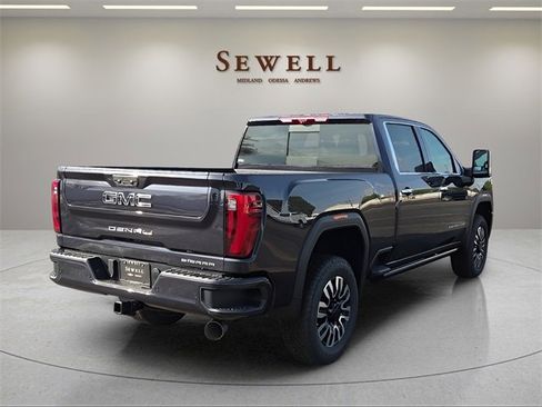 New 2025 GMC Sierra 2500 Denali Ultimate w/ Max Trailering Package image 4