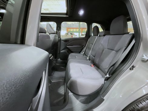 Used 2025 Subaru Forester Premium image 19