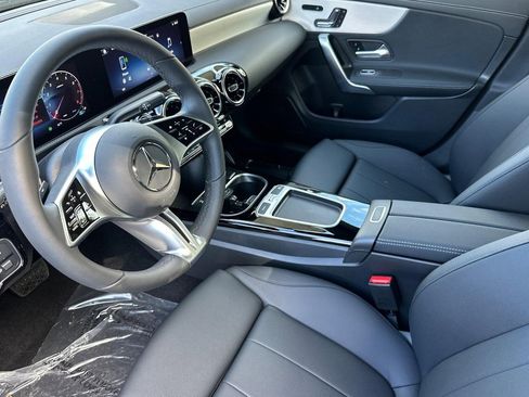 Used 2026 Mercedes-Benz CLA 250 image 4