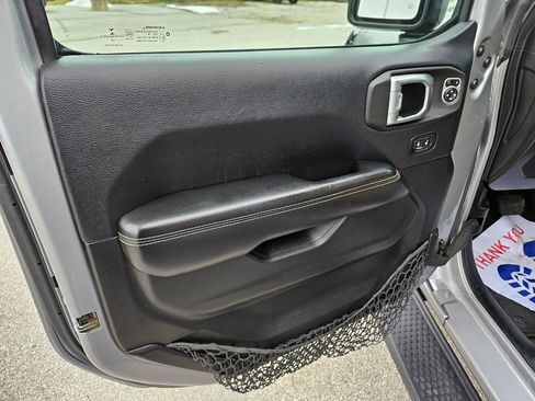 Used 2018 Jeep Wrangler Unlimited Sahara image 22