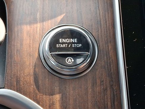 Certified 2025 Mercedes-Benz GLC 300 4MATIC image 22