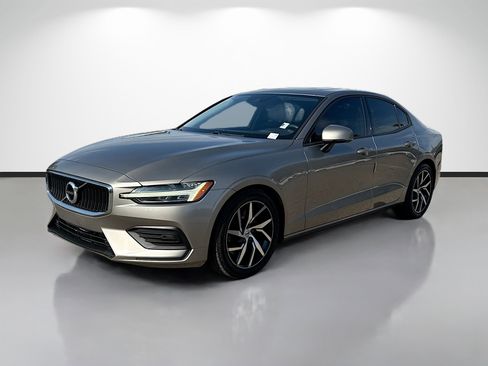 Used 2020 Volvo S60 T6 Momentum image 7