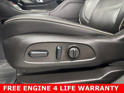 Used 2022 GMC Acadia Denali w/ Denali Ultimate Package image 8