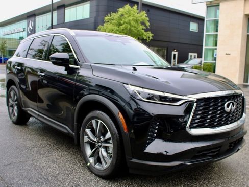 Certified 2025 INFINITI QX60 Luxe image 3