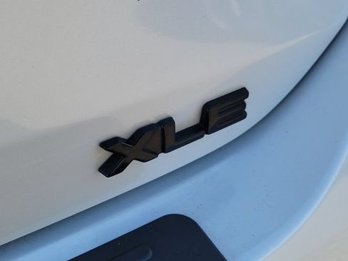 Used 2023 Toyota Highlander XLE FWD image 7