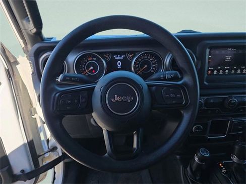 Certified 2022 Jeep Wrangler Willys image 20