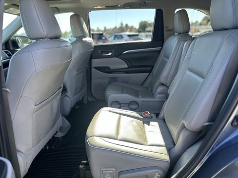 Used 2019 Toyota Highlander Limited image 31