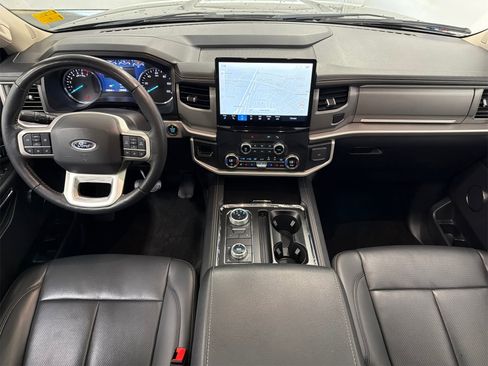 Used 2022 Ford Expedition XLT image 22