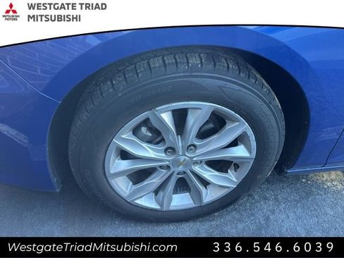 Used 2023 Chevrolet Malibu LT image 3