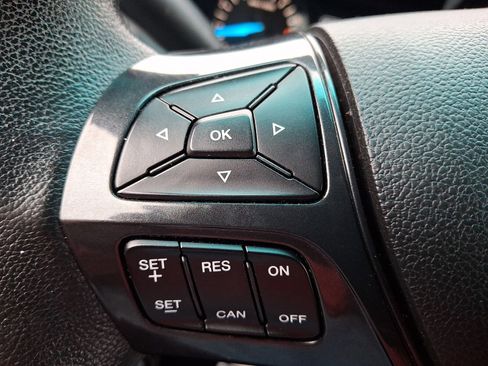 Used 2017 Ford Explorer XLT image 21