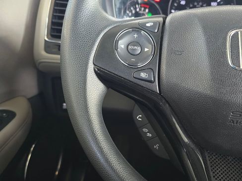 Used 2018 Honda HR-V EX image 16