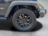 Used 2018 Jeep Wrangler Unlimited Sahara image 3