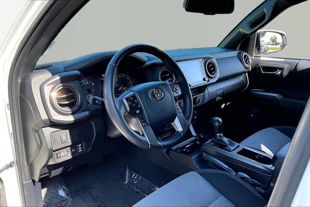 Used 2023 Toyota Tacoma TRD Off-Road w/ Technology Package AWD/4WD image 14