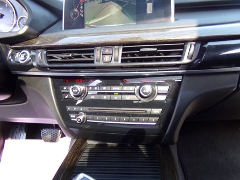 Used 2016 BMW X5 xDrive50i w/ Dynamic Handling Package image 32
