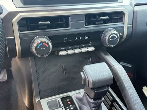 Used 2025 Toyota Tacoma SR5 AWD/4WD image 19