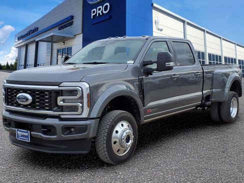 New 2025 Ford F450 Platinum image 28