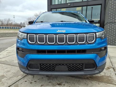 Used 2022 Jeep Compass Latitude w/ Sun and Sound Group image 2