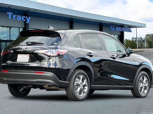 Certified 2026 Honda HR-V LX image 6