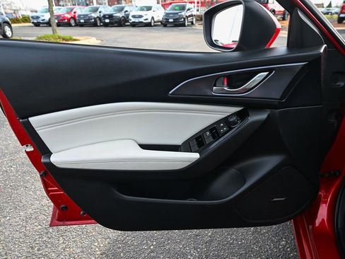 Used 2018 MAZDA MAZDA3 Grand Touring w/ Premium Equipment Package image 18