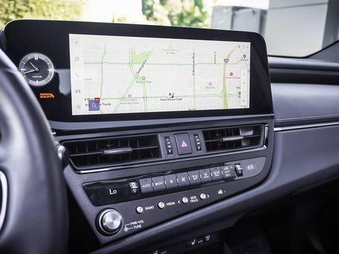 Certified 2025 Lexus ES 300h w/ Premium Package FWD image 16