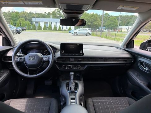 Used 2025 Honda HR-V LX image 8