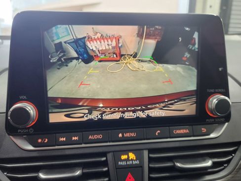 Used 2024 Nissan Altima 2.5 SV FWD image 40