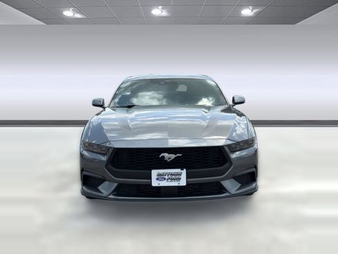Used 2025 Ford Mustang Coupe RWD image 6