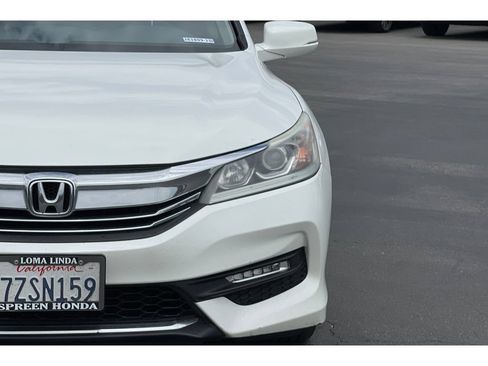 Used 2017 Honda Accord EX image 19