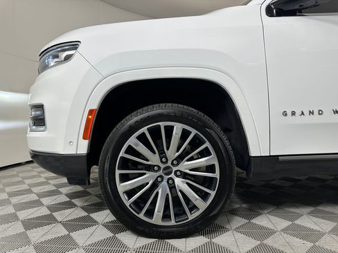 Used 2022 Jeep Grand Wagoneer Series III image 10