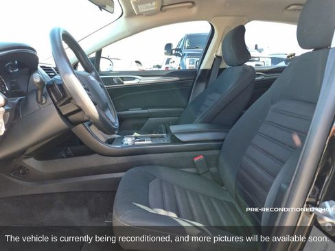 Used 2018 Ford Fusion SE w/ Fusion SE Technology Package FWD image 11