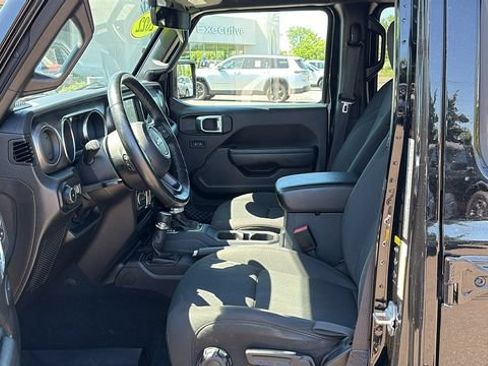 Used 2022 Jeep Wrangler Unlimited Sport w/ Sun And Sound Package AWD/4WD image 9