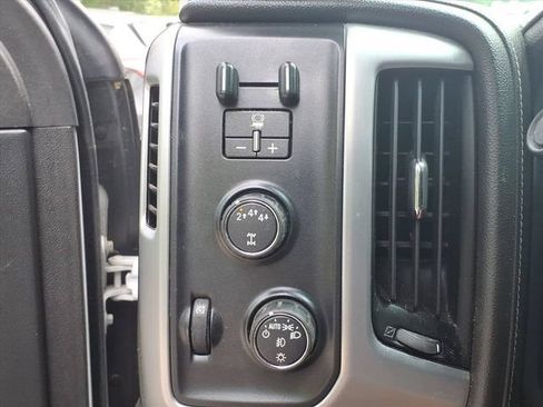 Used 2018 GMC Sierra 2500 SLE w/ HD SLE Preferred Plus Package AWD/4WD image 18