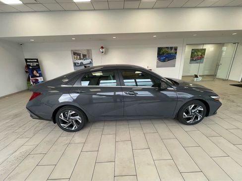 New 2026 Hyundai Elantra Limited image 6