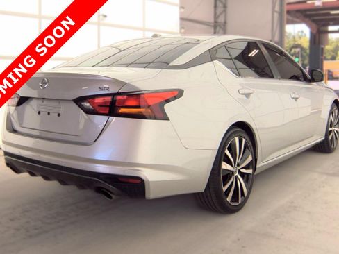 Used 2022 Nissan Altima 2.5 SR FWD image 5