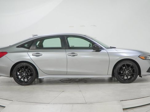 Used 2023 Honda Civic Sport image 13