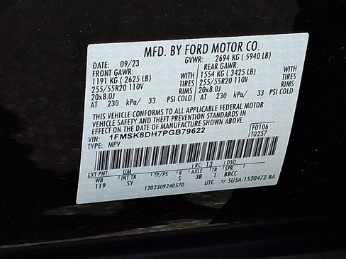 Used 2023 Ford Explorer XLT w/ Equipment Group 202A AWD/4WD image 27