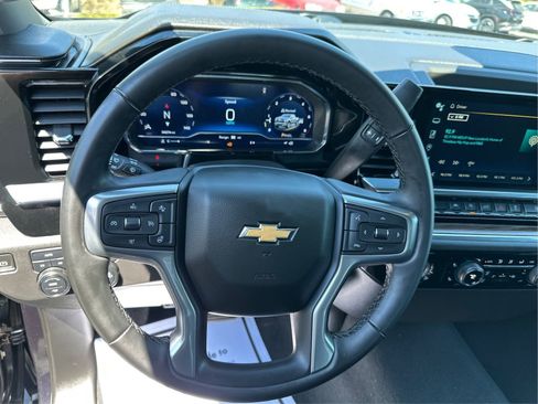 Used 2023 Chevrolet Silverado 1500 LT AWD/4WD image 18