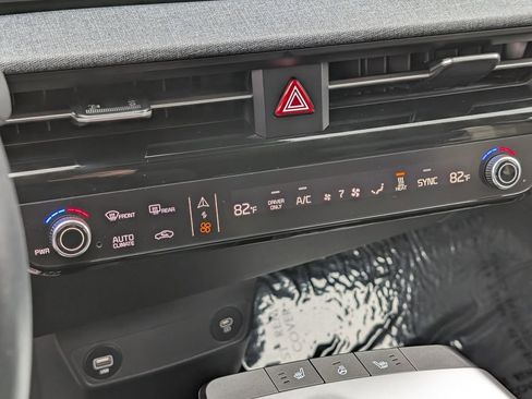 Certified 2024 Kia EV6 Light image 25