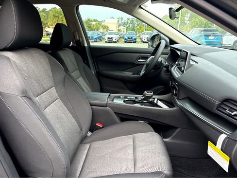 New 2026 Nissan Rogue SV image 10