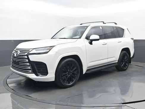Used 2023 Lexus LX 600 4WD w/ Interior Upgrade Package image 25