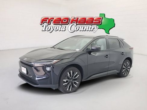 Used 2026 Toyota bZ FWD image 1