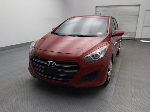 Used 2017 Hyundai Elantra GT image 15