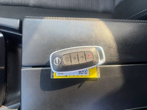 Used 2023 Nissan Rogue SV FWD image 26
