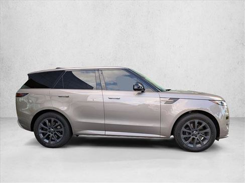 Used 2023 Land Rover Range Rover Sport SE Dynamic image 4