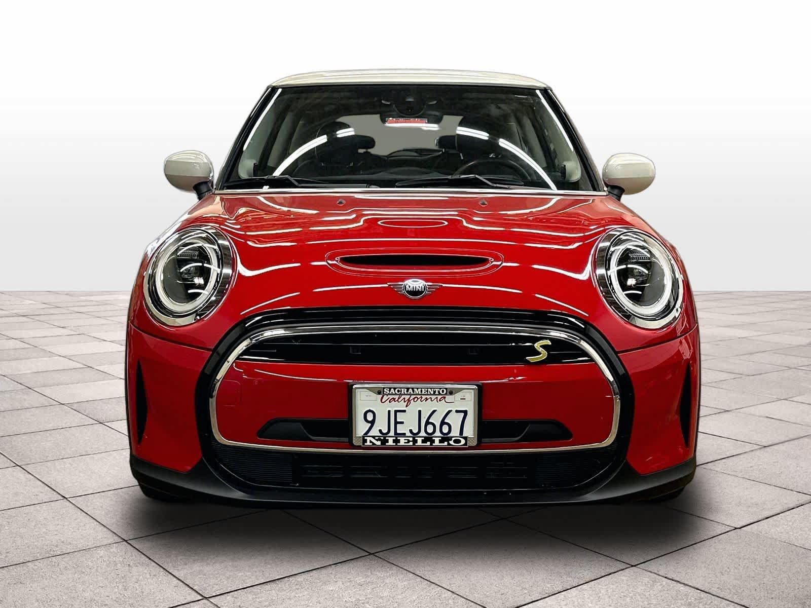 Used 2024 MINI Cooper SE FWD image 3
