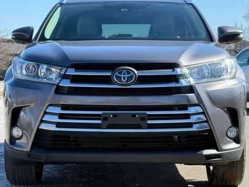Used 2018 Toyota Highlander Limited w/ Protection Package #3 image 8