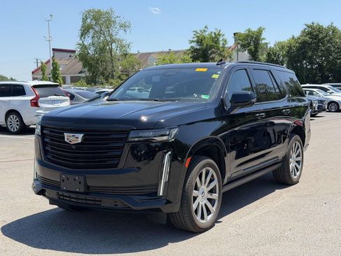 Used 2022 Cadillac Escalade Premium Luxury Platinum w/ Heavy-Duty Trailer Package AWD/4WD image 4