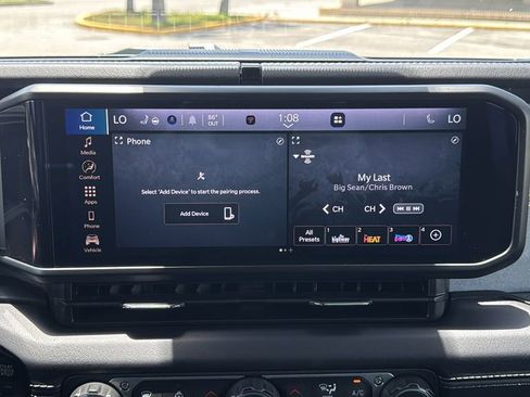 Used 2025 Jeep Wrangler Unlimited Sahara AWD/4WD image 22