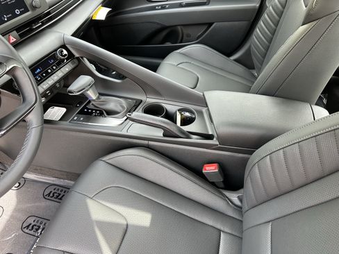New 2026 Hyundai Elantra SEL Sport FWD image 19