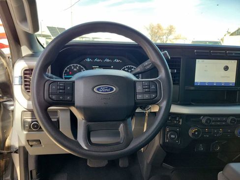 Used 2024 Ford F250 XLT image 11